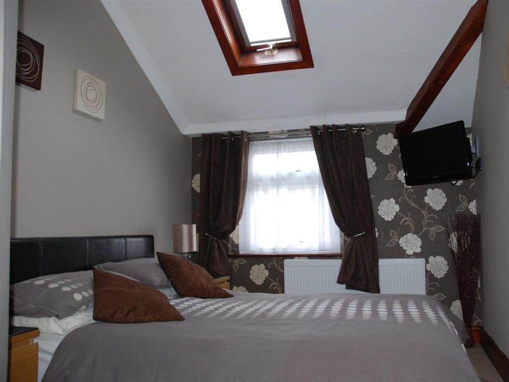 Tanes Hotel Cardiff Værelse billede