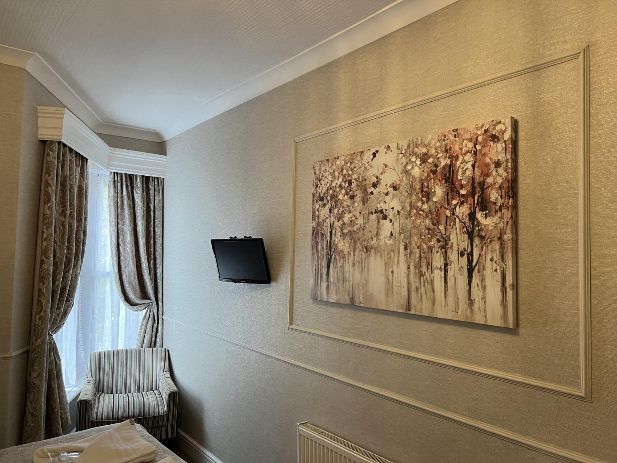 Tanes Hotel Cardiff Værelse billede
