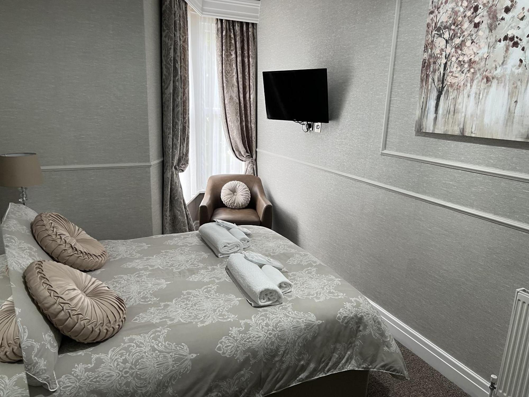 Tanes Hotel Cardiff Værelse billede
